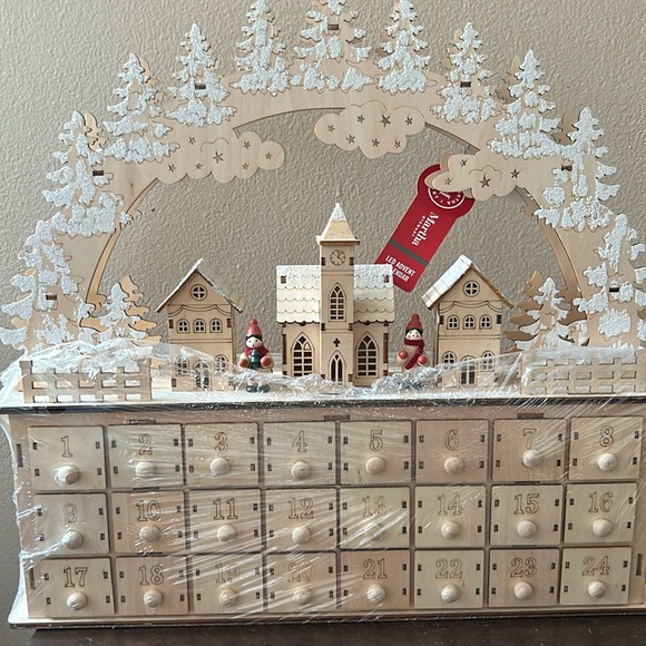 CHRISTMAS Martha Stewart WOOD Led ADVENT CALENDAR - Picture 3 of 3